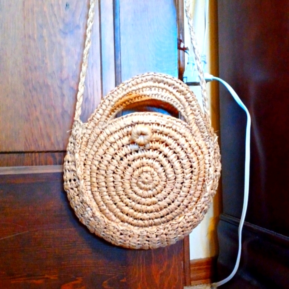 Round raffia purse, boho